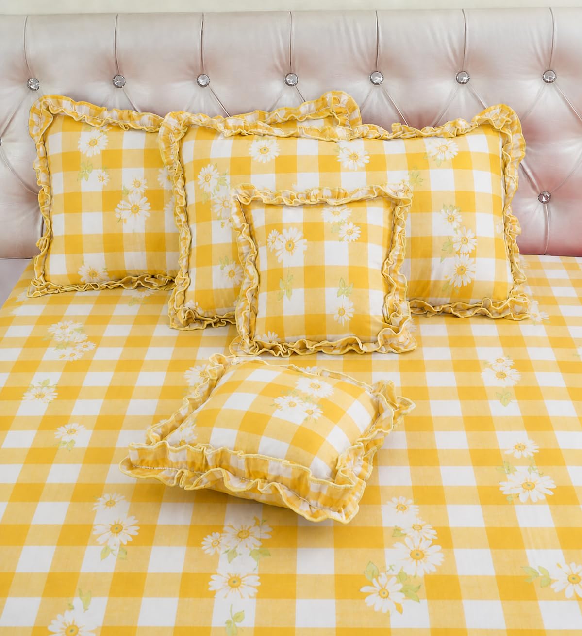 Yellow gingham daisy bedspread
