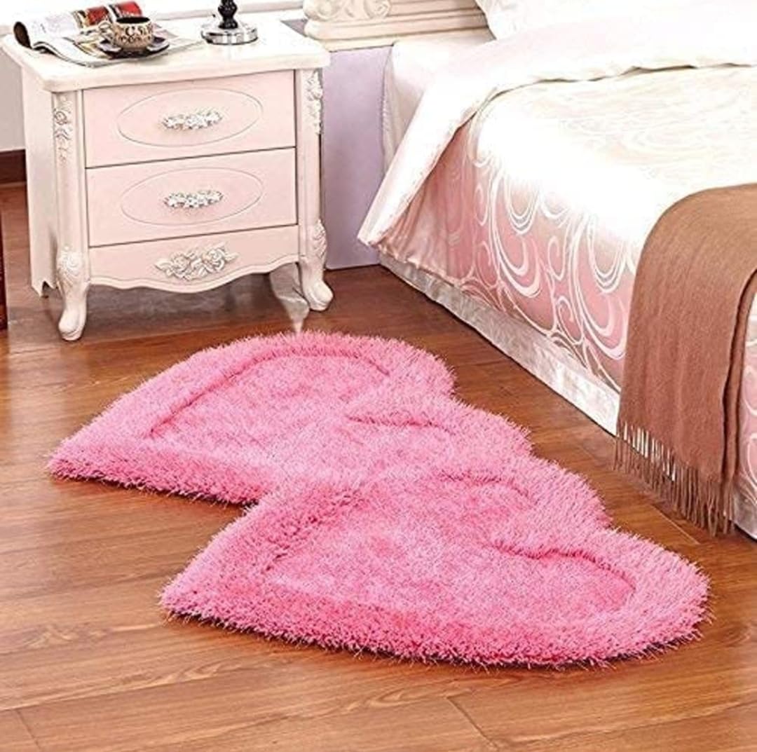 Double heart shaped shag rug